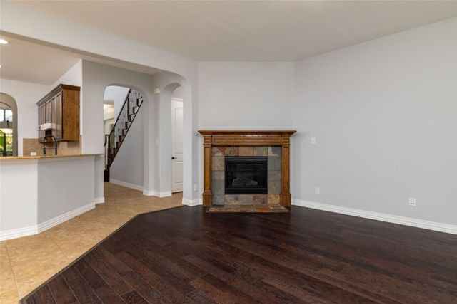 305 Dorset Court, Roanoke, TX 76262