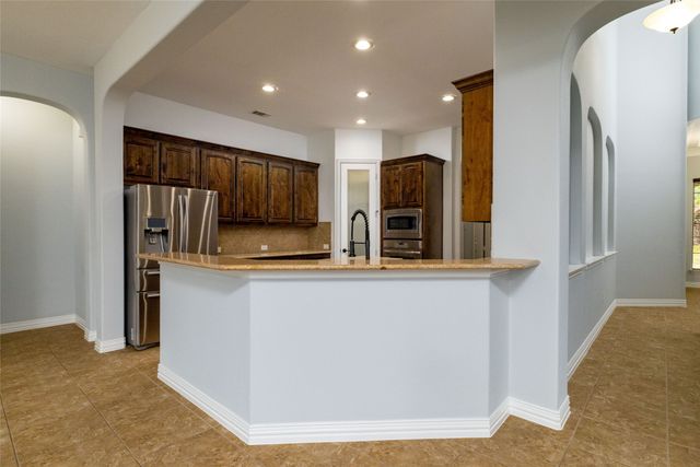 305 Dorset Court, Roanoke, TX 76262