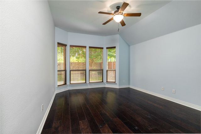 305 Dorset Court, Roanoke, TX 76262