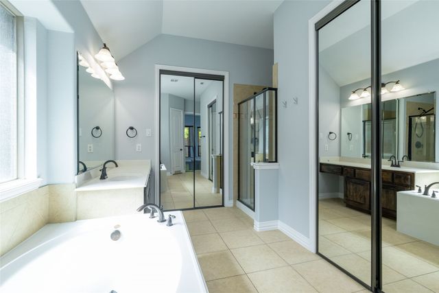 305 Dorset Court, Roanoke, TX 76262