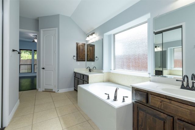 305 Dorset Court, Roanoke, TX 76262