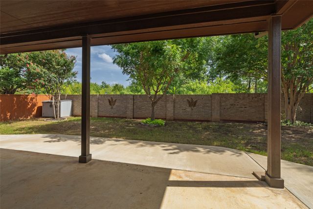 305 Dorset Court, Roanoke, TX 76262
