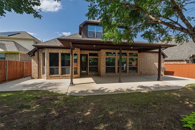 305 Dorset Court, Roanoke, TX 76262