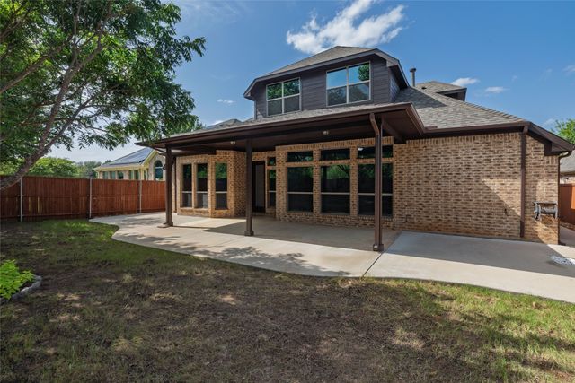 305 Dorset Court, Roanoke, TX 76262