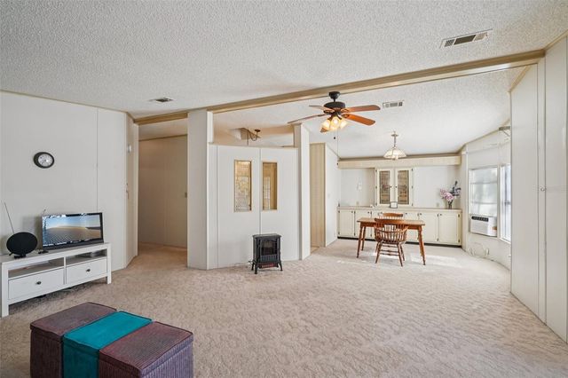 8625 SILVER TRAIL, Leesburg, FL 34788