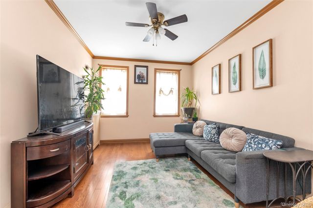 71-27 68th Street, Glendale, NY 11385