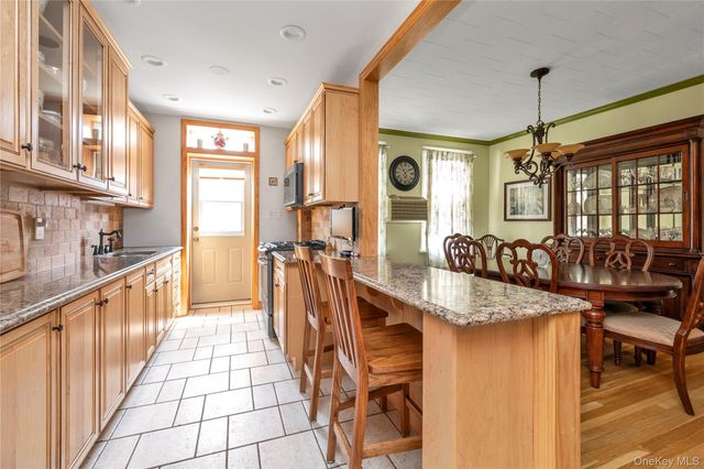 71-27 68th Street, Glendale, NY 11385