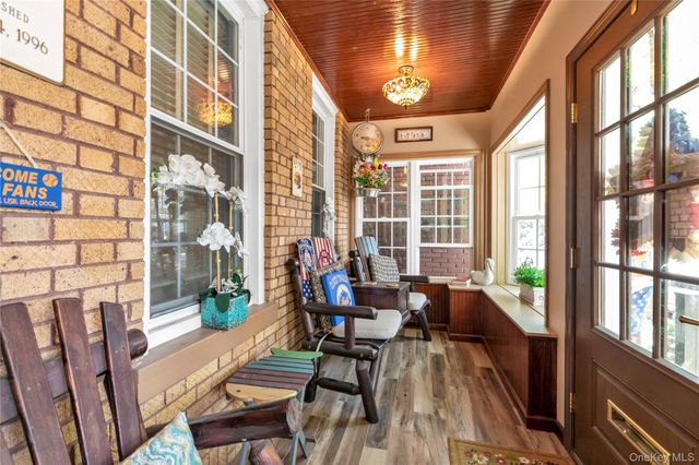 71-27 68th Street, Glendale, NY 11385