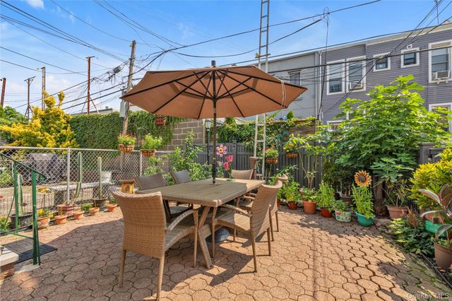 71-27 68th Street, Glendale, NY 11385