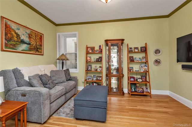 71-27 68th Street, Glendale, NY 11385