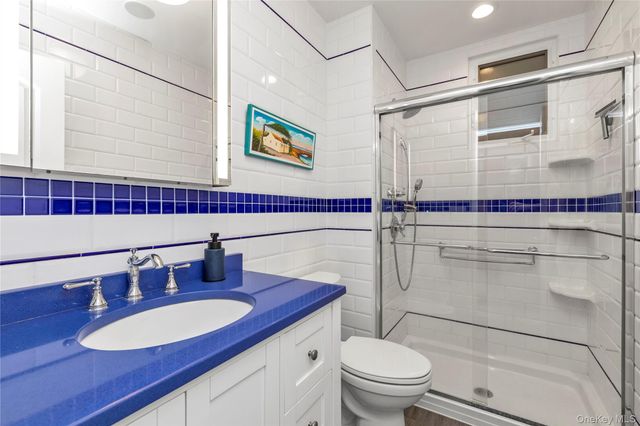 71-27 68th Street, Glendale, NY 11385