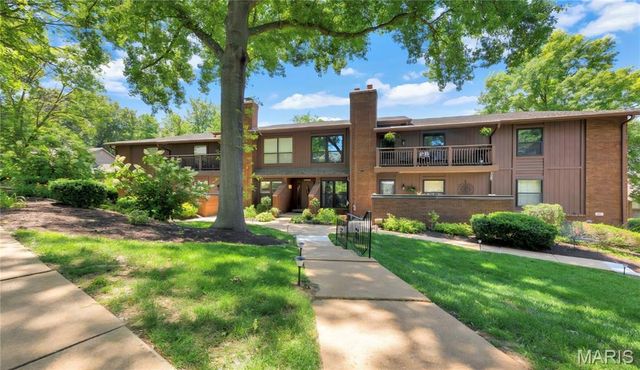 1902 Meadowtree Lane 2, St Louis, MO 63122