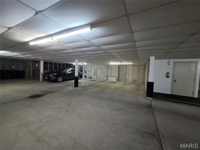 1902 Meadowtree Lane 2, St Louis, MO 63122