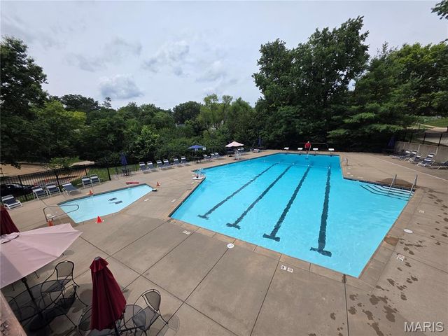 1902 Meadowtree Lane 2, St Louis, MO 63122