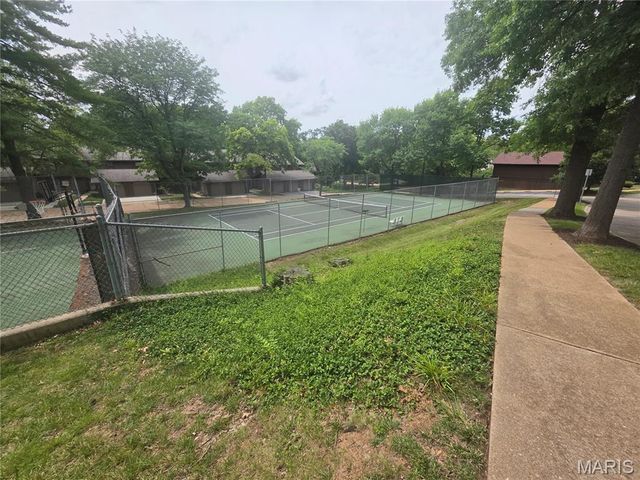 1902 Meadowtree Lane 2, St Louis, MO 63122