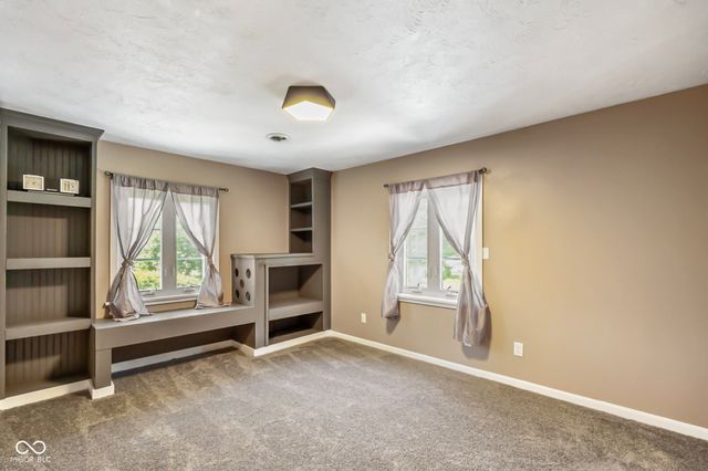730 W 6th Street, Seymour, IN 47274