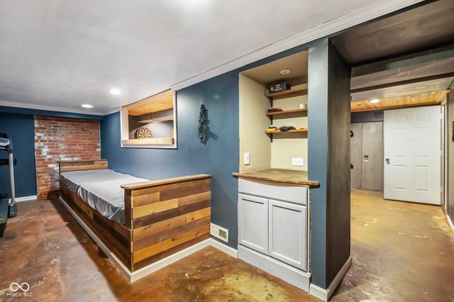 730 W 6th Street, Seymour, IN 47274