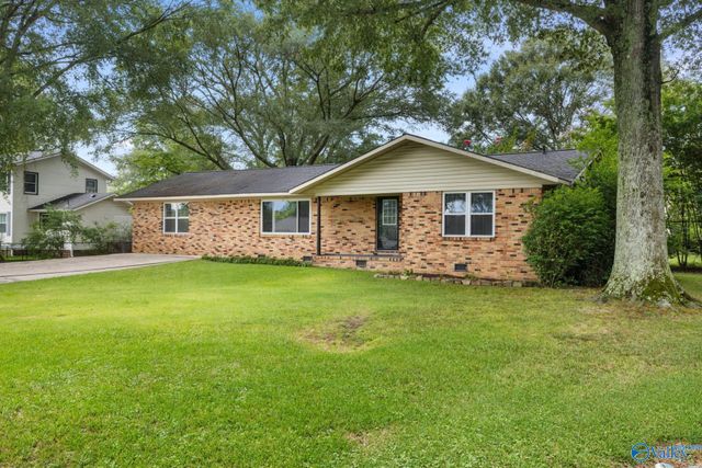 1941 Dialsdale Dr SW, Cullman, AL 35055