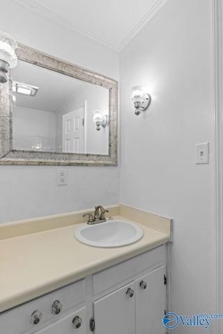 1941 Dialsdale Dr SW, Cullman, AL 35055