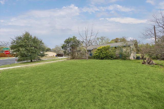 6811 Wake Forest LN, Austin, TX 78723