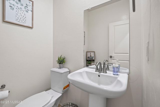 902 E Prairie Field Lane, Sahuarita, AZ 85629