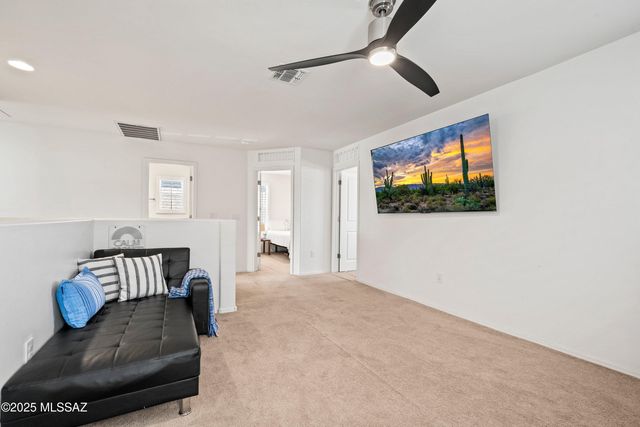 902 E Prairie Field Lane, Sahuarita, AZ 85629