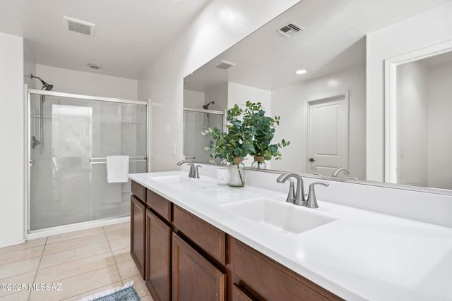 902 E Prairie Field Lane, Sahuarita, AZ 85629