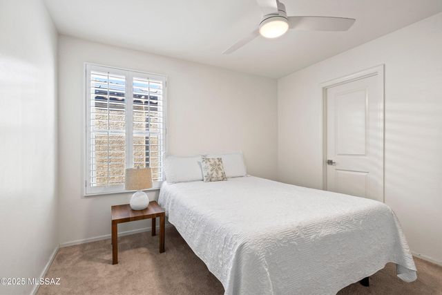 902 E Prairie Field Lane, Sahuarita, AZ 85629