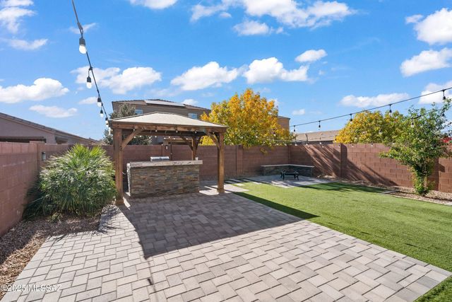 902 E Prairie Field Lane, Sahuarita, AZ 85629