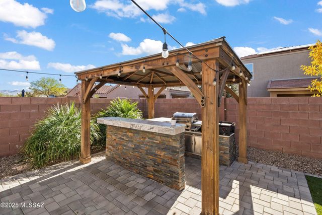 902 E Prairie Field Lane, Sahuarita, AZ 85629