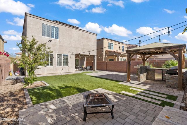 902 E Prairie Field Lane, Sahuarita, AZ 85629