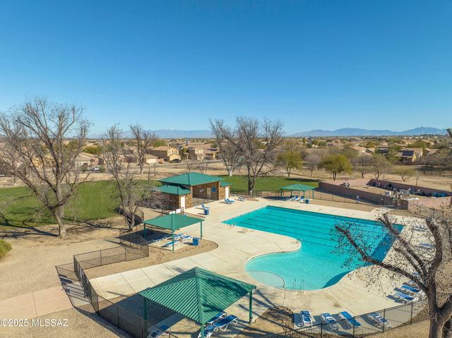 902 E Prairie Field Lane, Sahuarita, AZ 85629