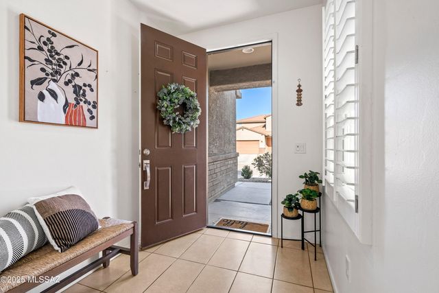 902 E Prairie Field Lane, Sahuarita, AZ 85629