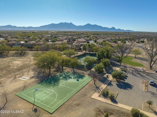 902 E Prairie Field Lane, Sahuarita, AZ 85629