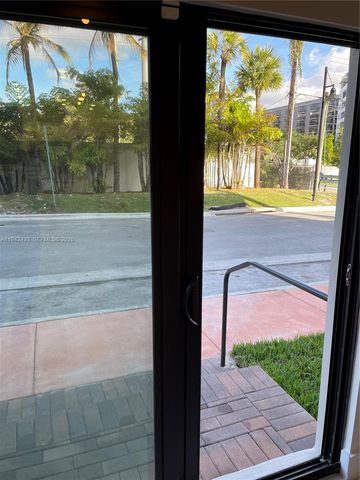 8001 NW 41st St F-108, Doral, FL 33166