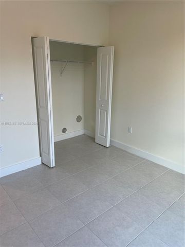 8001 NW 41st St F-108, Doral, FL 33166