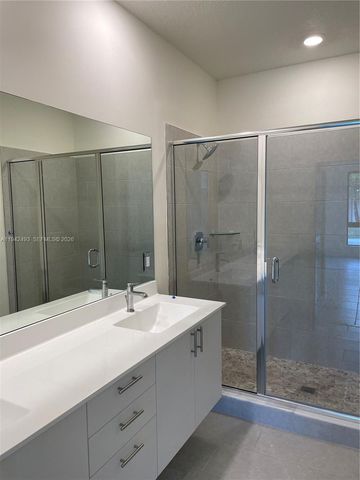 8001 NW 41st St F-108, Doral, FL 33166