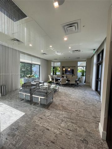 8001 NW 41st St F-108, Doral, FL 33166