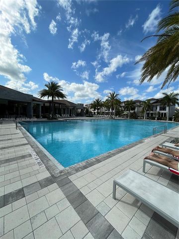 8001 NW 41st St F-108, Doral, FL 33166