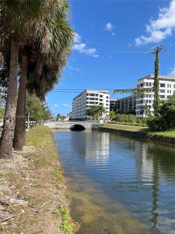 8001 NW 41st St F-108, Doral, FL 33166