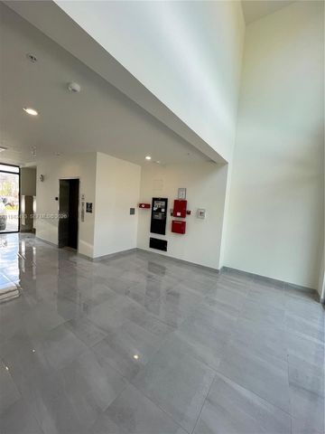 8001 NW 41st St F-108, Doral, FL 33166