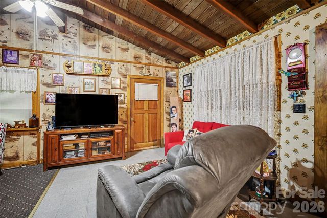 260 Cherrywood Lane, Sharon, SC 29742