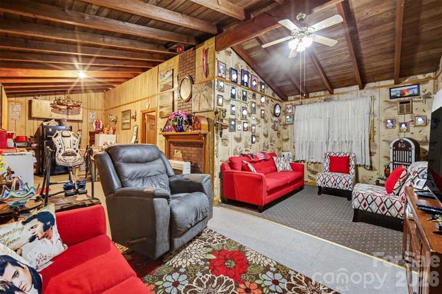 260 Cherrywood Lane, Sharon, SC 29742