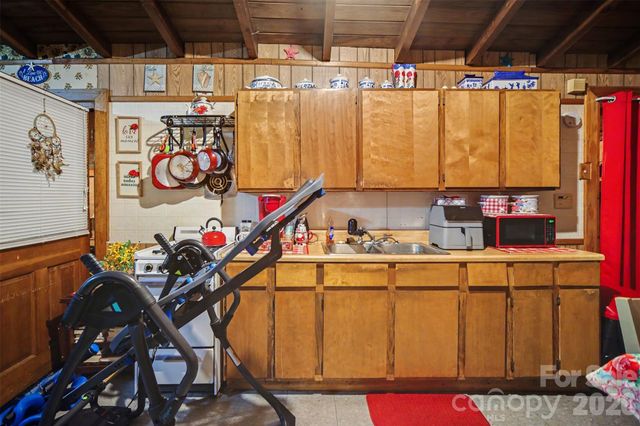 260 Cherrywood Lane, Sharon, SC 29742