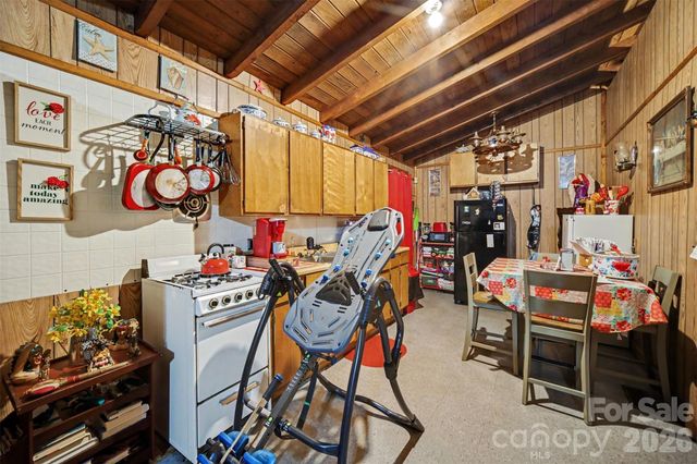 260 Cherrywood Lane, Sharon, SC 29742