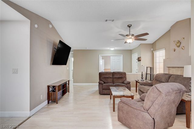 2368 Los Feliz Street, Las Vegas, NV 89156