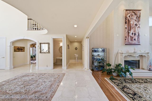 19 Cobblestone Court, Centerport, NY 11721