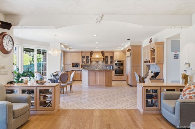 19 Cobblestone Court, Centerport, NY 11721