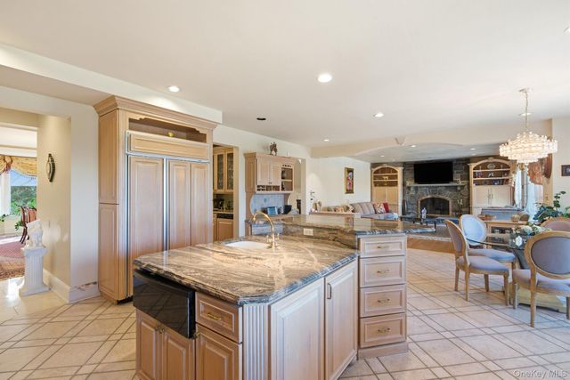 19 Cobblestone Court, Centerport, NY 11721