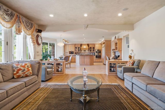 19 Cobblestone Court, Centerport, NY 11721